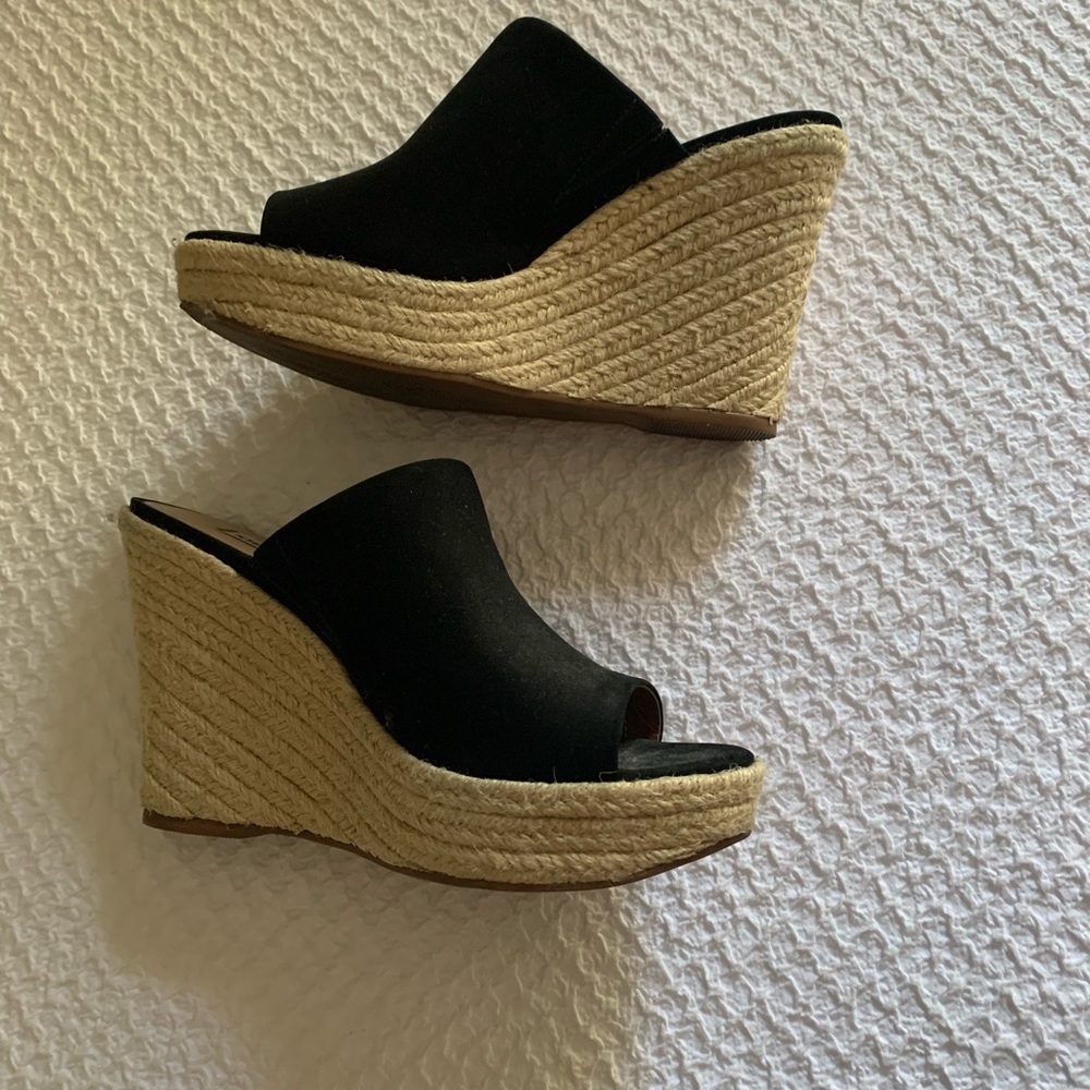 Steve Madden platform black and ivory.